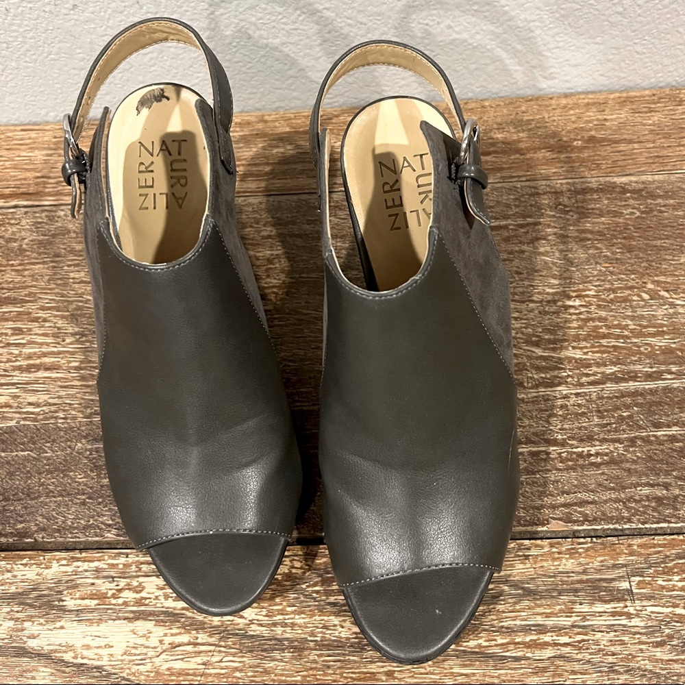 Stuart Weitzman Dawn Open Toes Sandals Size 7.5 Us - image 1